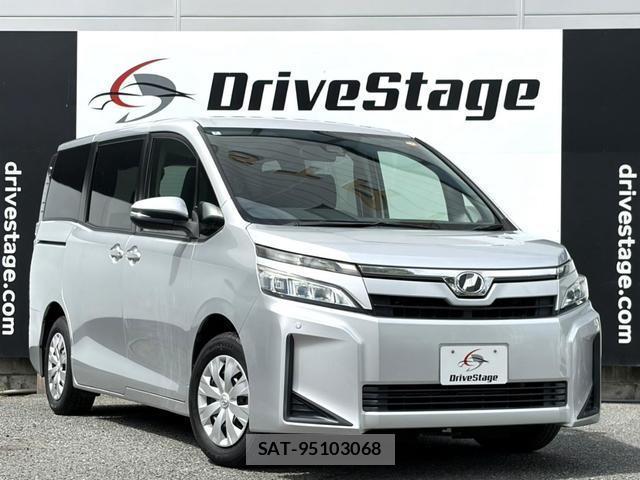 Toyota VOXY 2017-07 8362452-3