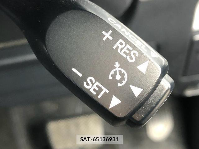 Toyota VOXY 2015-05 8362456-17