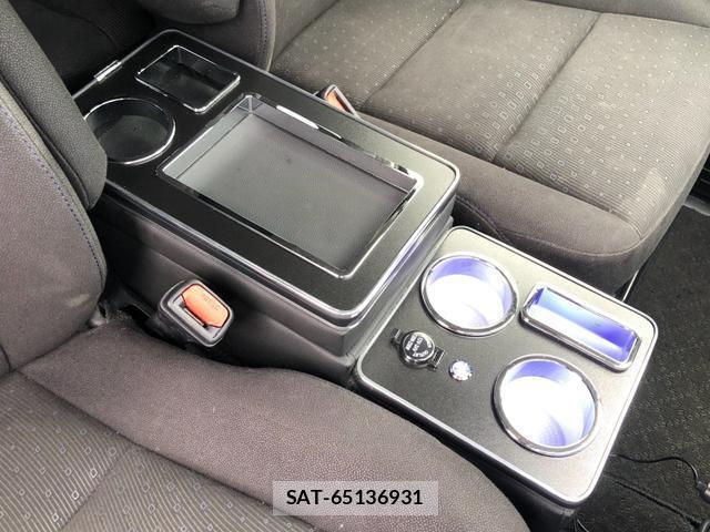 Toyota VOXY 2015-05 8362456-19