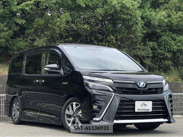 Toyota VOXY 2015-05 8362456-2