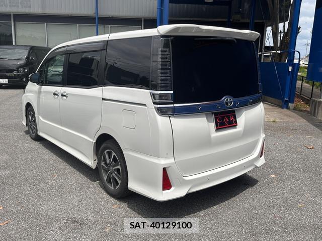 Toyota VOXY 2020-10 8362486-11