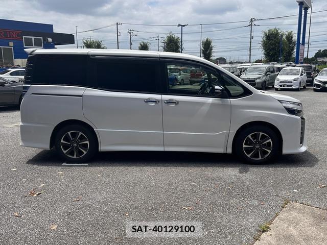 Toyota VOXY 2020-10 8362486-3