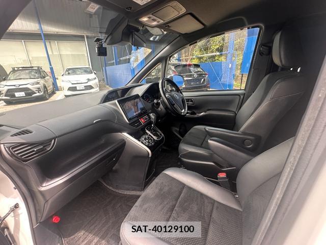 Toyota VOXY 2020-10 8362486-5