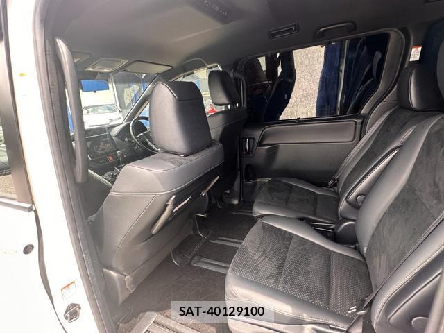 Toyota VOXY 2020-10 8362486-6