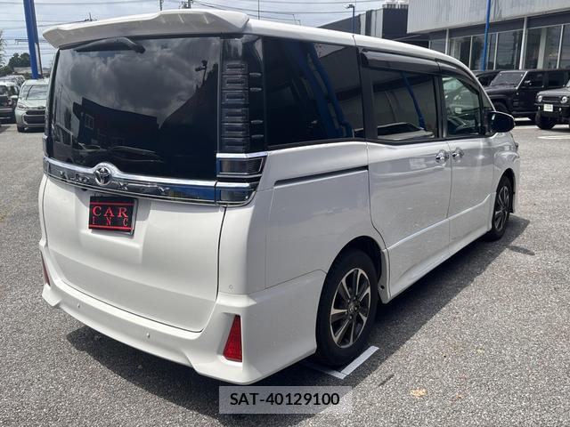 Toyota VOXY 2020-10 8362486-9