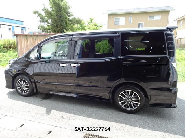 Toyota VOXY 2015-11 8362497-11