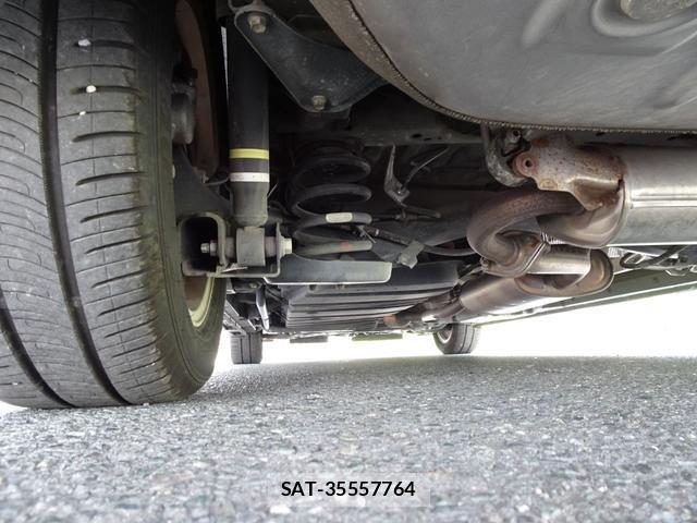 Toyota VOXY 2015-11 8362497-15