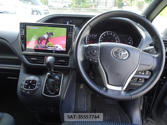 Toyota VOXY 2015-11 8362497-18