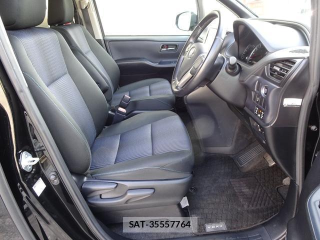 Toyota VOXY 2015-11 8362497-19
