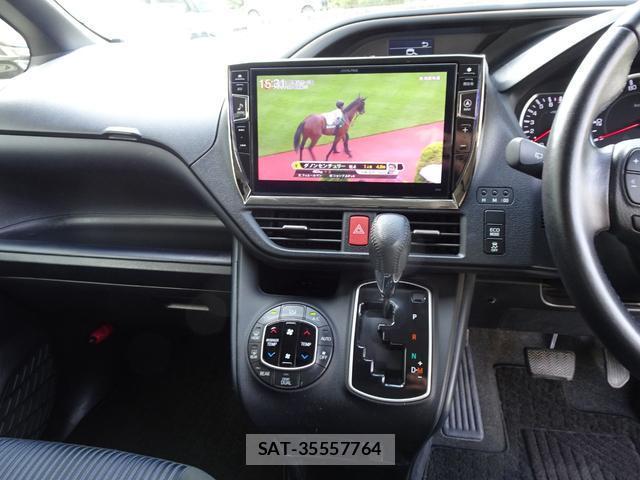 Toyota VOXY 2015-11 8362497-5