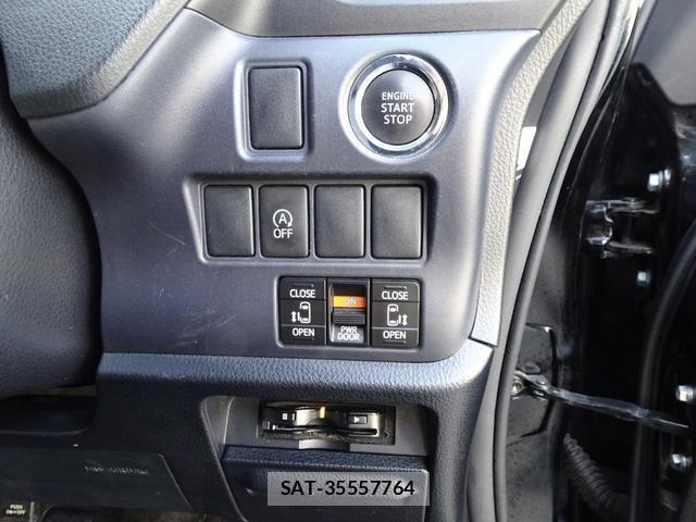 Toyota VOXY 2015-11 8362497-7