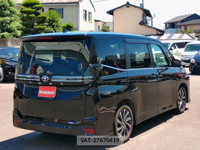 Toyota VOXY 2023-10 8362507-1