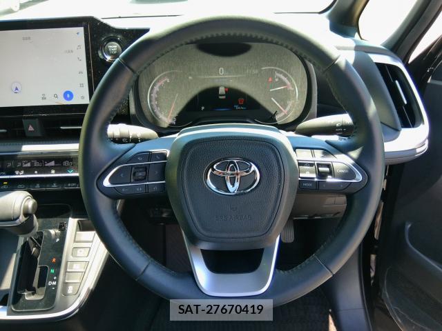 Toyota VOXY 2023-10 8362507-12