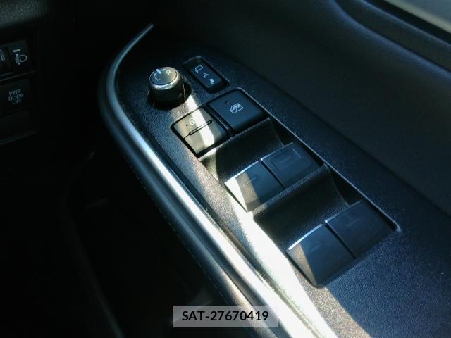 Toyota VOXY 2023-10 8362507-18