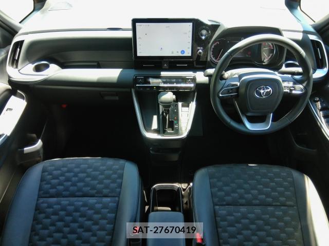 Toyota VOXY 2023-10 8362507-2