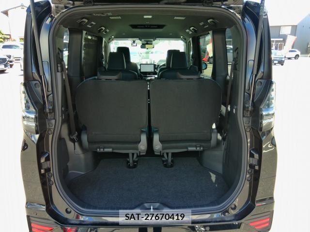 Toyota VOXY 2023-10 8362507-8