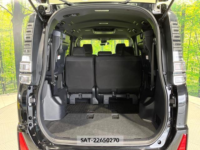 Toyota VOXY 2019-06 8362574-10
