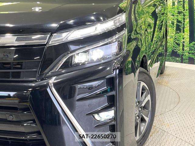 Toyota VOXY 2019-06 8362574-12