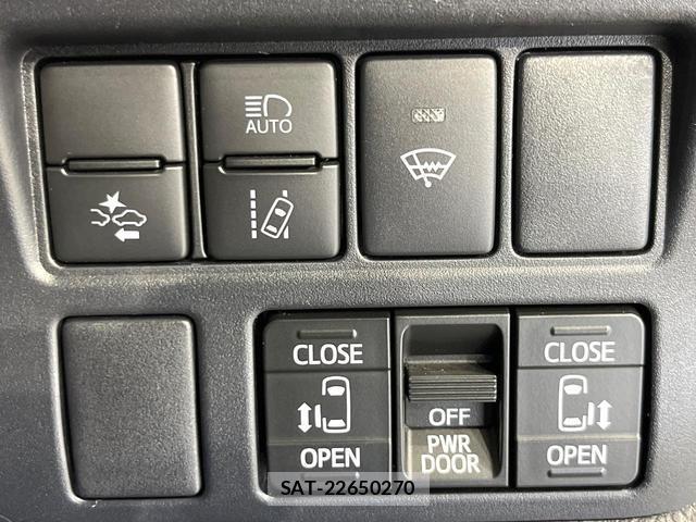 Toyota VOXY 2019-06 8362574-6