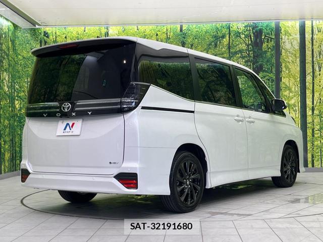 Toyota VOXY 2026-07 8362607-16