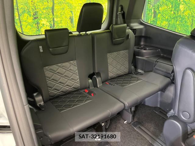 Toyota VOXY 2026-07 8362607-9