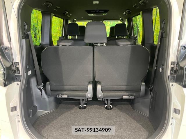 Toyota VOXY 2024-09 8362613-10