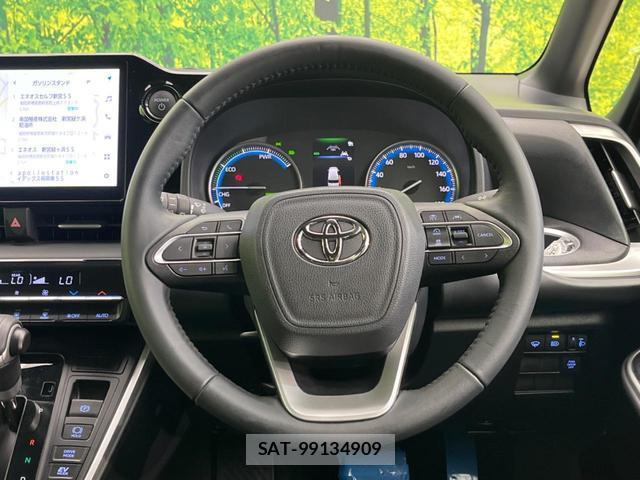 Toyota VOXY 2024-09 8362613-11