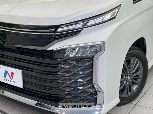 Toyota VOXY 2024-09 8362613-12