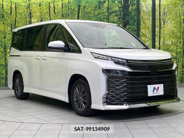 Toyota VOXY 2024-09 8362613-16