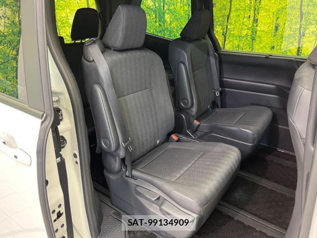 Toyota VOXY 2024-09 8362613-8