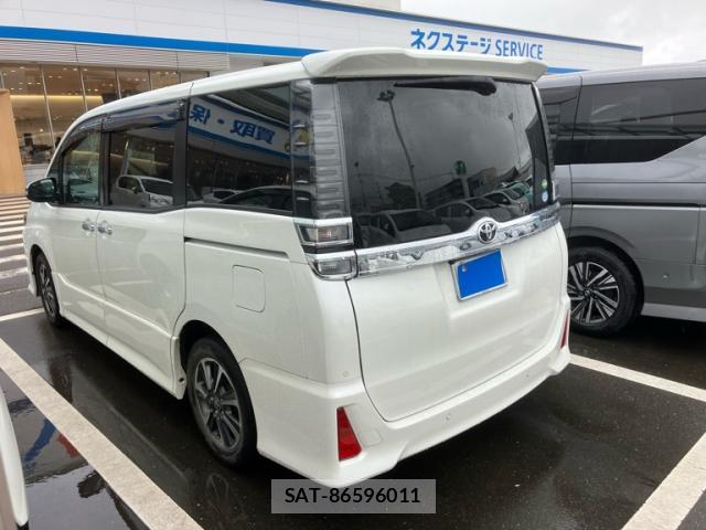 Toyota VOXY 2019-09 8362678-1
