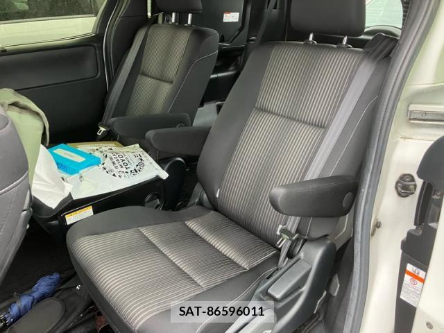Toyota VOXY 2019-09 8362678-12
