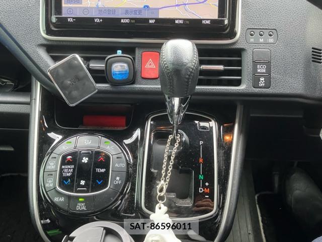 Toyota VOXY 2019-09 8362678-18