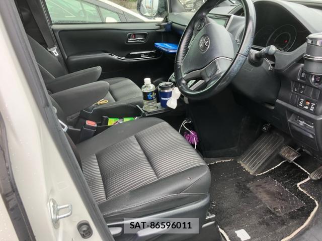 Toyota VOXY 2019-09 8362678-3