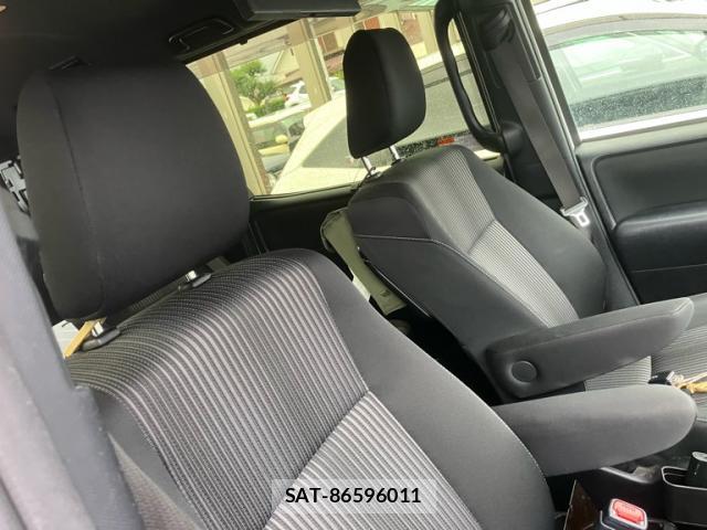 Toyota VOXY 2019-09 8362678-5