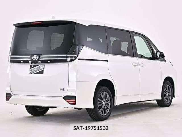 Toyota VOXY 2025-10 8362701-1
