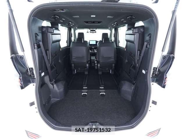 Toyota VOXY 2025-10 8362701-10