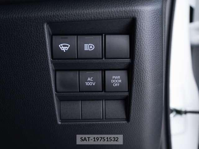 Toyota VOXY 2025-10 8362701-13