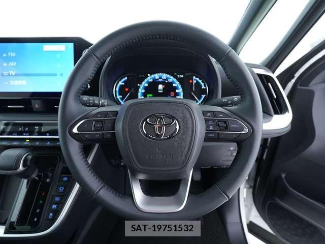 Toyota VOXY 2025-10 8362701-15