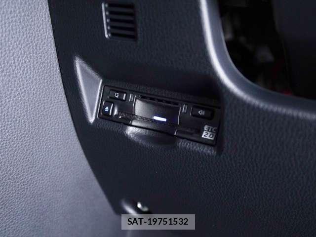Toyota VOXY 2025-10 8362701-16