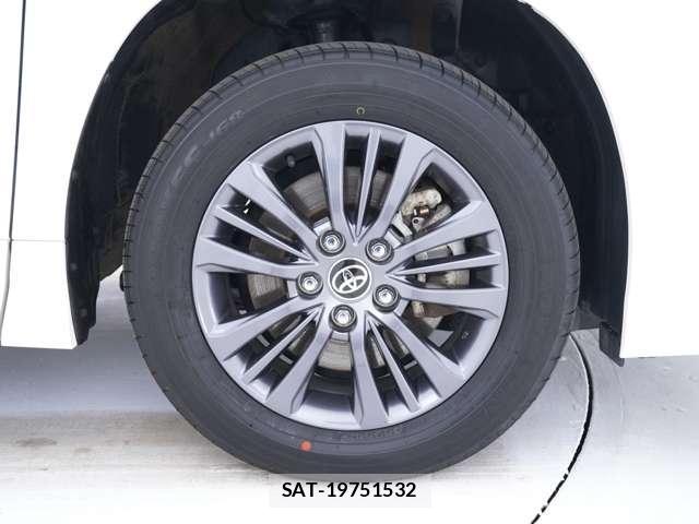 Toyota VOXY 2025-10 8362701-18