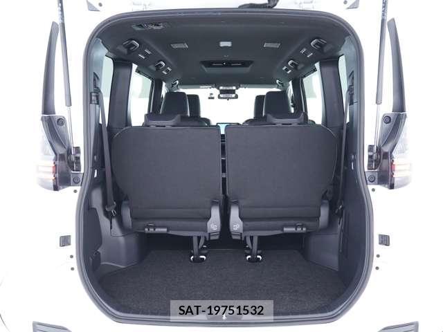 Toyota VOXY 2025-10 8362701-9