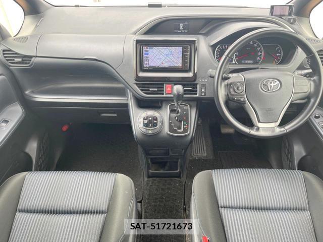 Toyota VOXY 2015-12 8362735-1