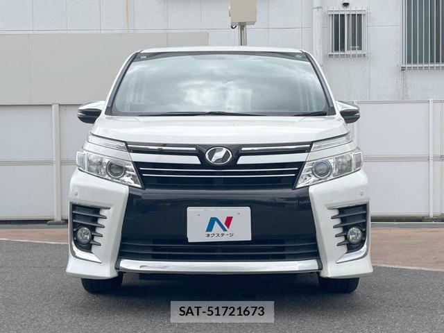 Toyota VOXY 2015-12 8362735-13