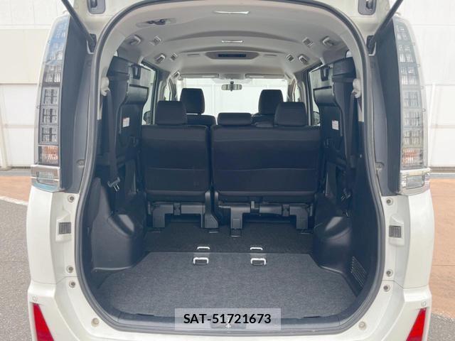 Toyota VOXY 2015-12 8362735-9