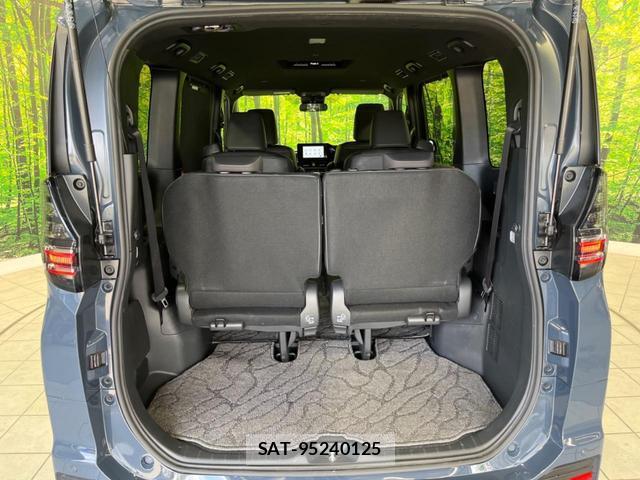 Toyota VOXY 2024-01 8362739-10