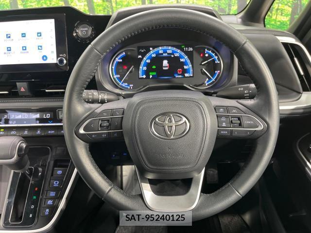 Toyota VOXY 2024-01 8362739-11
