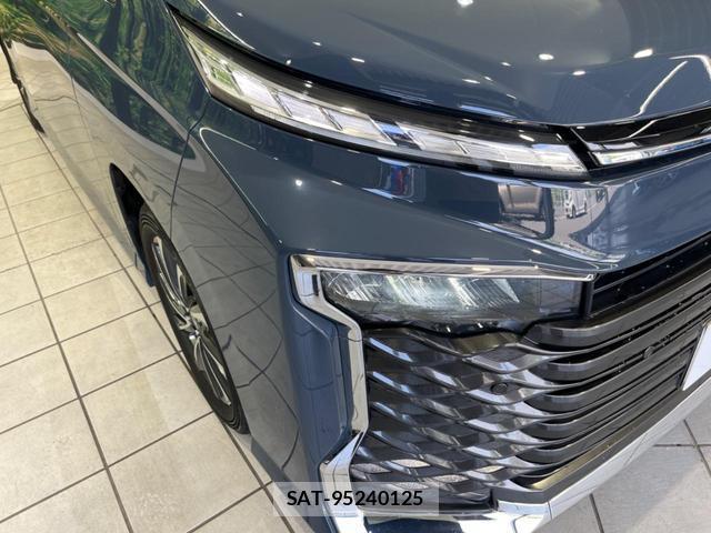 Toyota VOXY 2024-01 8362739-12