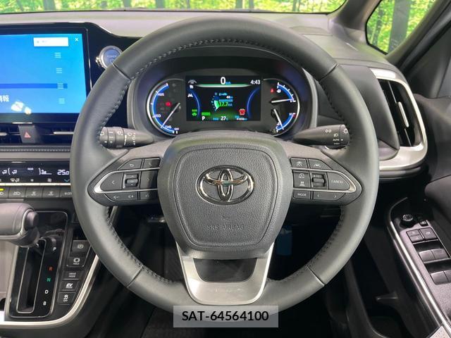 Toyota VOXY 2022-04 8362769-11