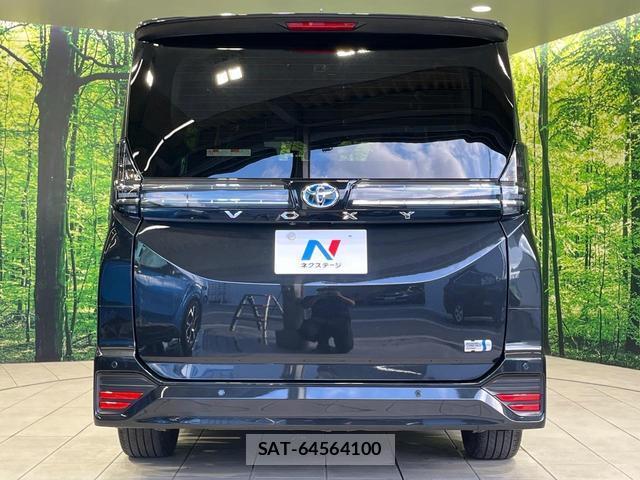 Toyota VOXY 2022-04 8362769-15
